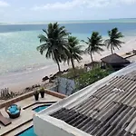Vista Do Mar E Na Areia Da Praia Do Caribessa